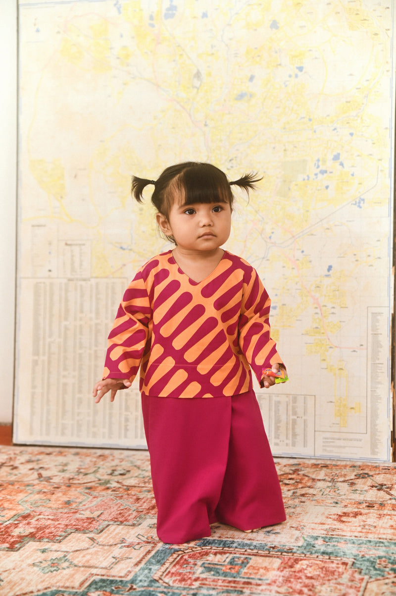 The Dulu Kita Babies Kurung - Fuchsia