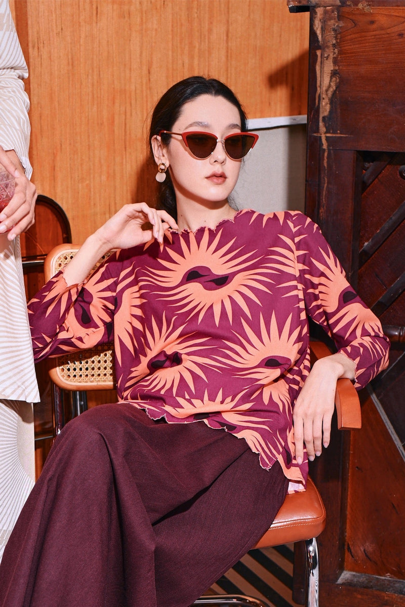 The Congkak Women Scallop Blouse - Edge