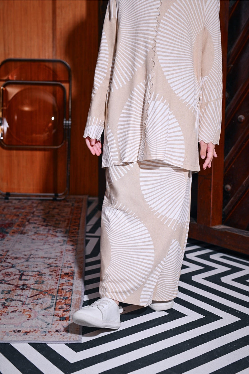 The Congkak Folded Skirt - Carve