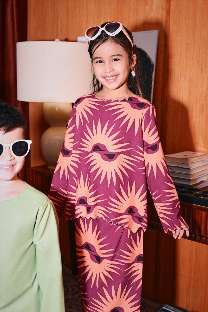 The Congkak Scallop Blouse - Edge