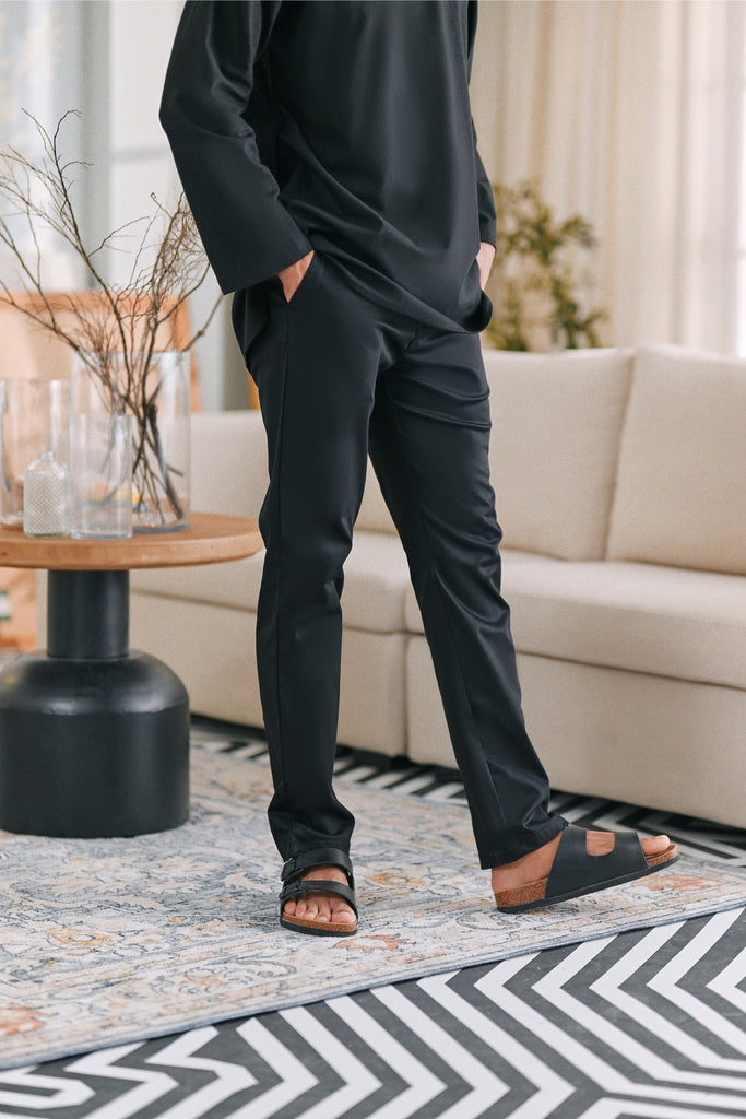 The Perfect Men Slim Fit Pants - Black