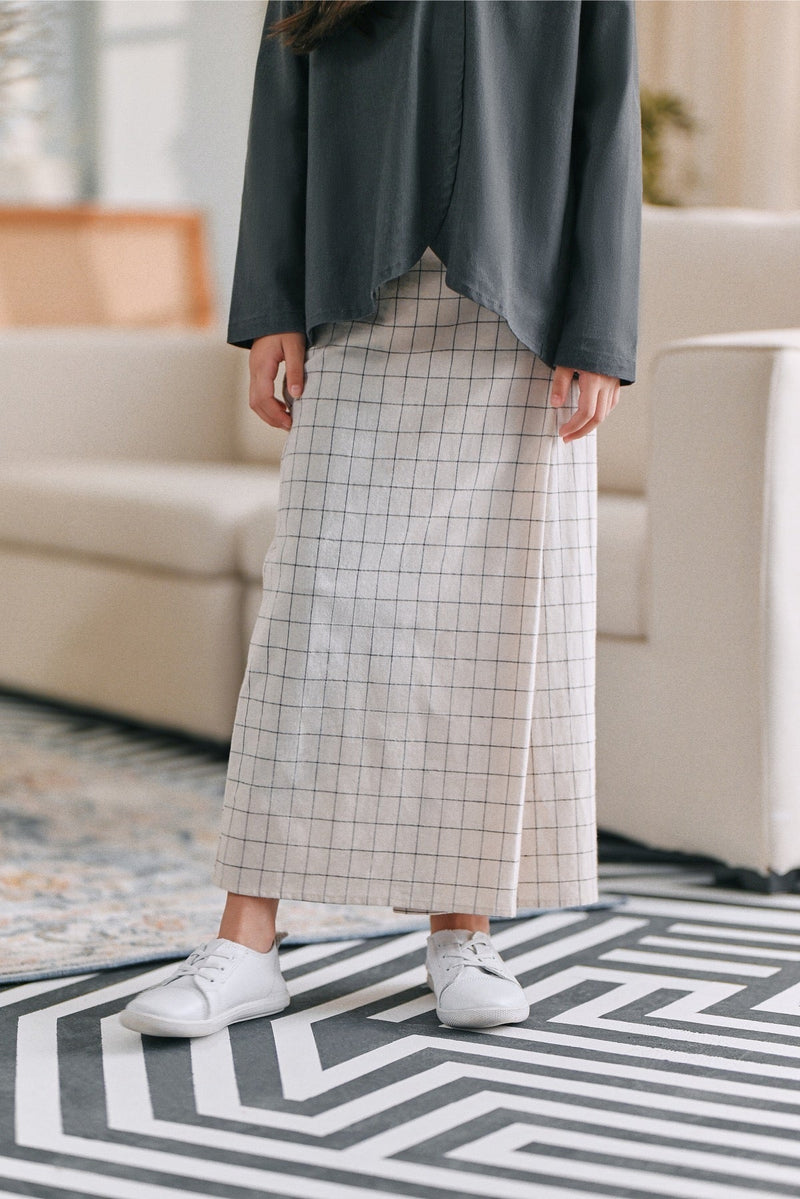 The Caya Bintang Folded Skirt - Good Champagne Checked