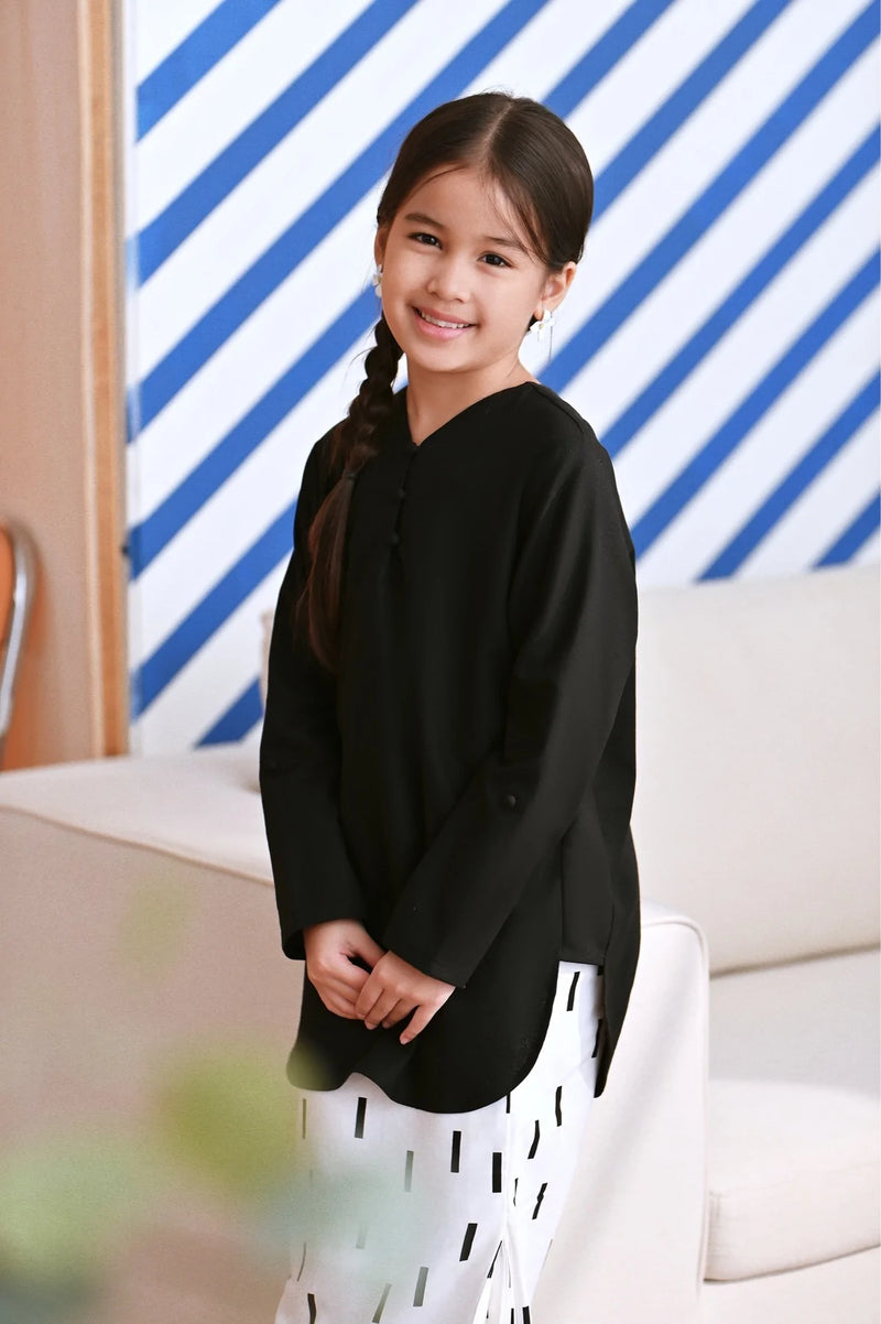 The Maraton Bright Tunic - Black