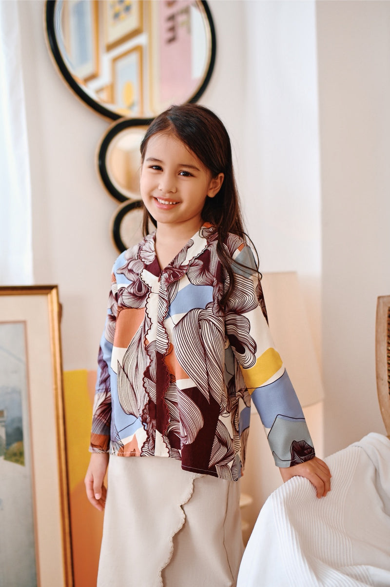 The Narik Scallop Kebaya Top - Lindung