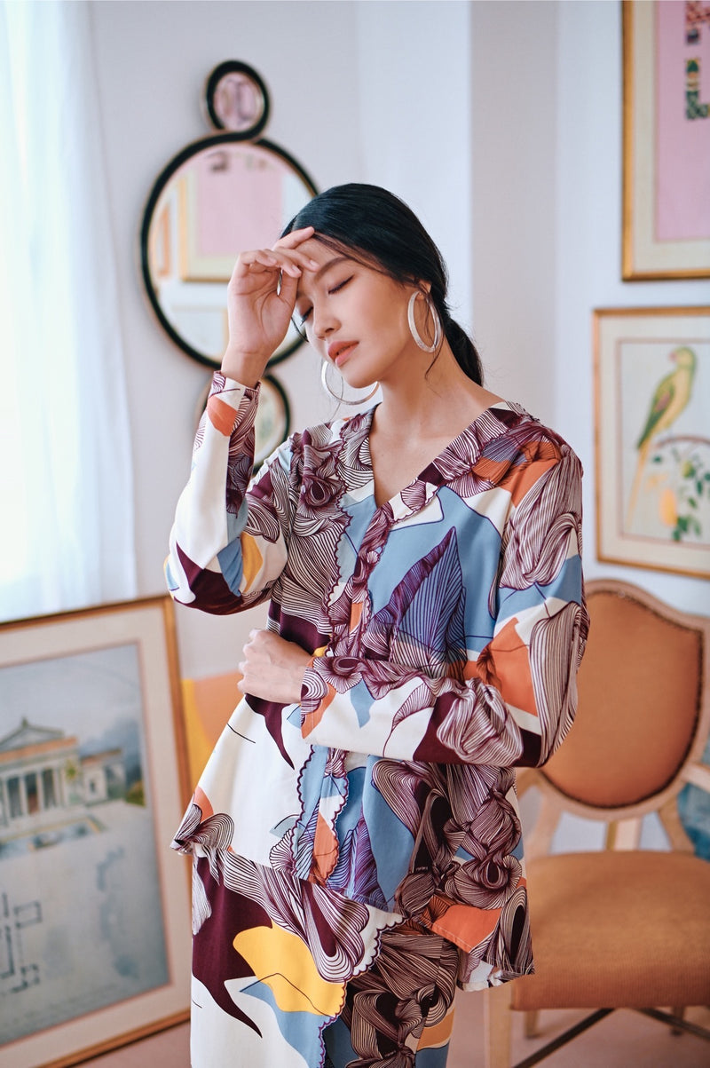 The Narik Women Scallop Kebaya Top - Lindung