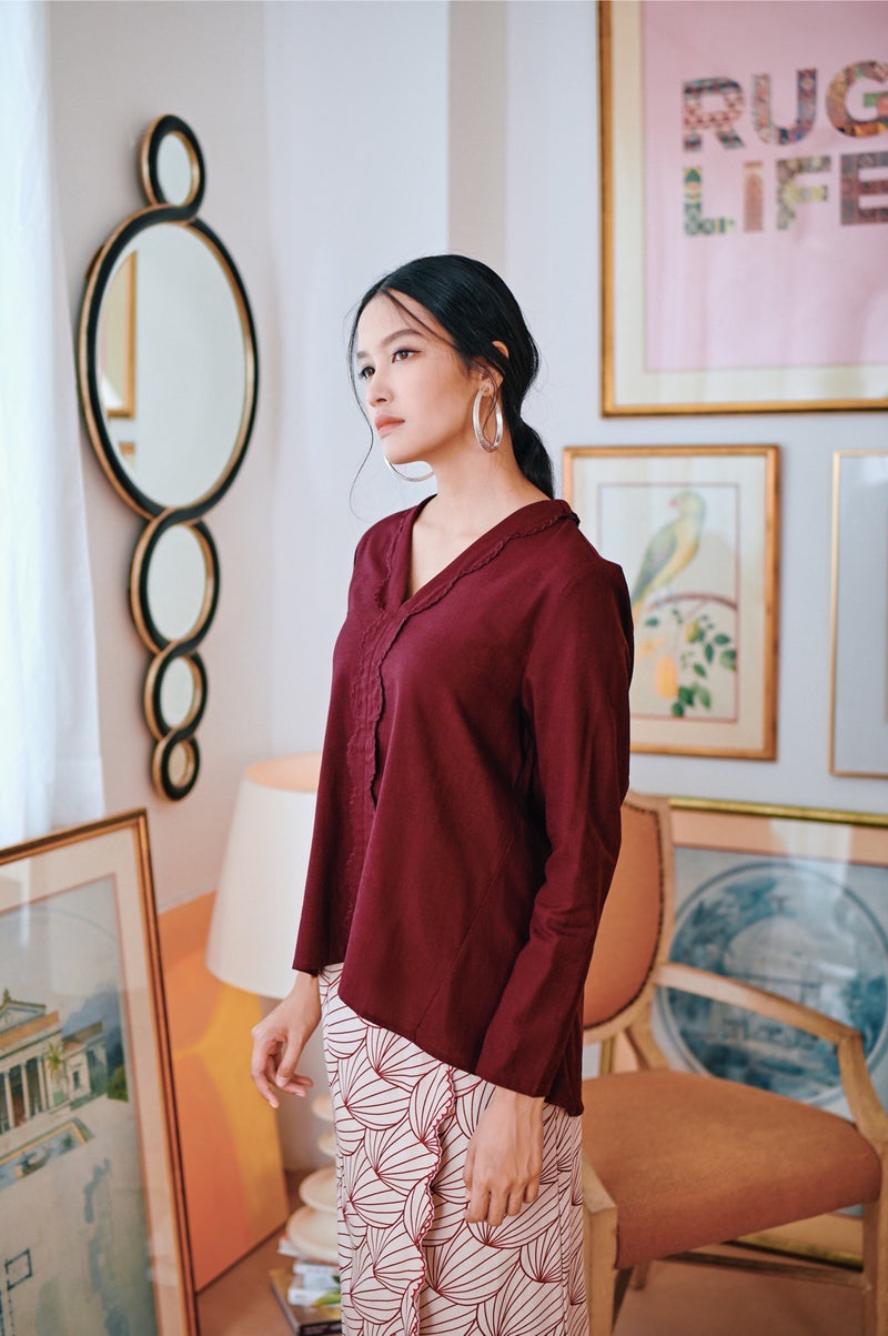 The Narik Women Scallop Kebaya Top - Mangosteen