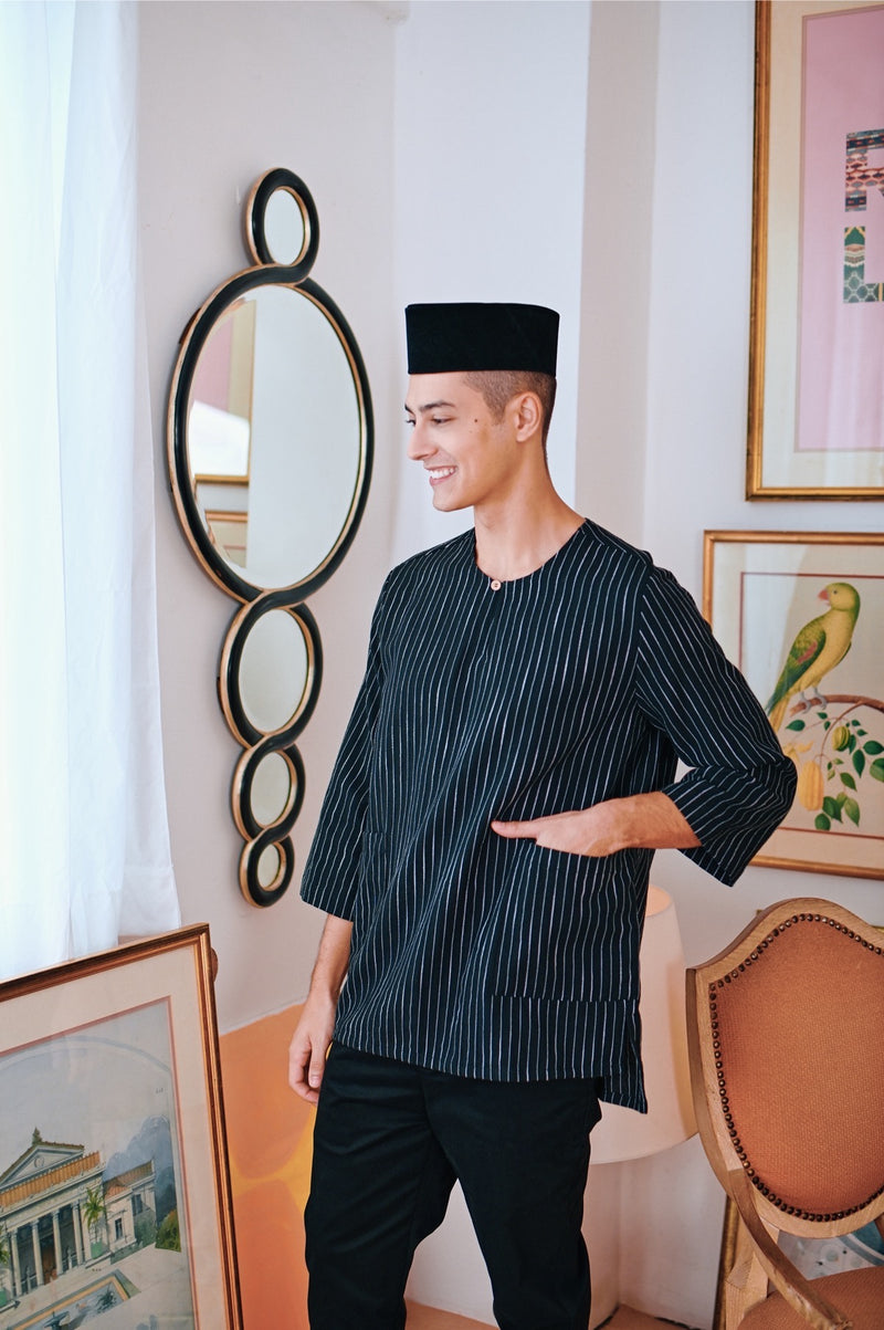 The Narik Men Pockets Kurta - Premier Black