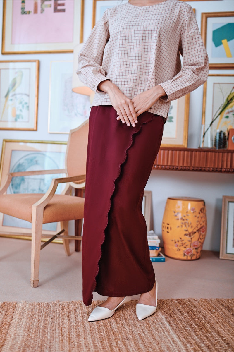 The Narik Women Scallop Folded Skirt - Mangosteen