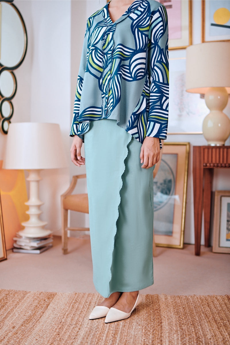 kain lipat depan bersulam hijau fresh perempuan 