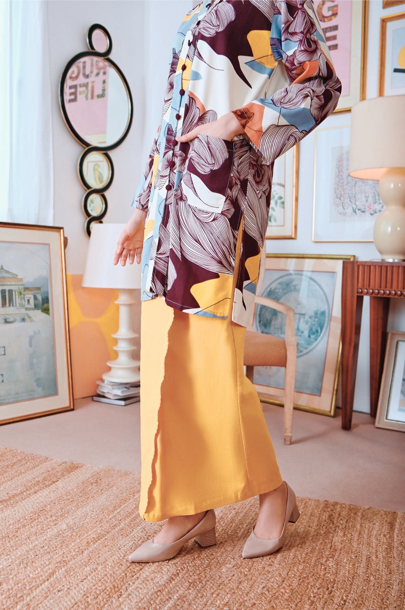 The Narik Women Scallop Folded Skirt - Dijon Mustard