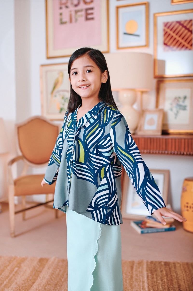 The Narik Scallop Kebaya Top - Gabung