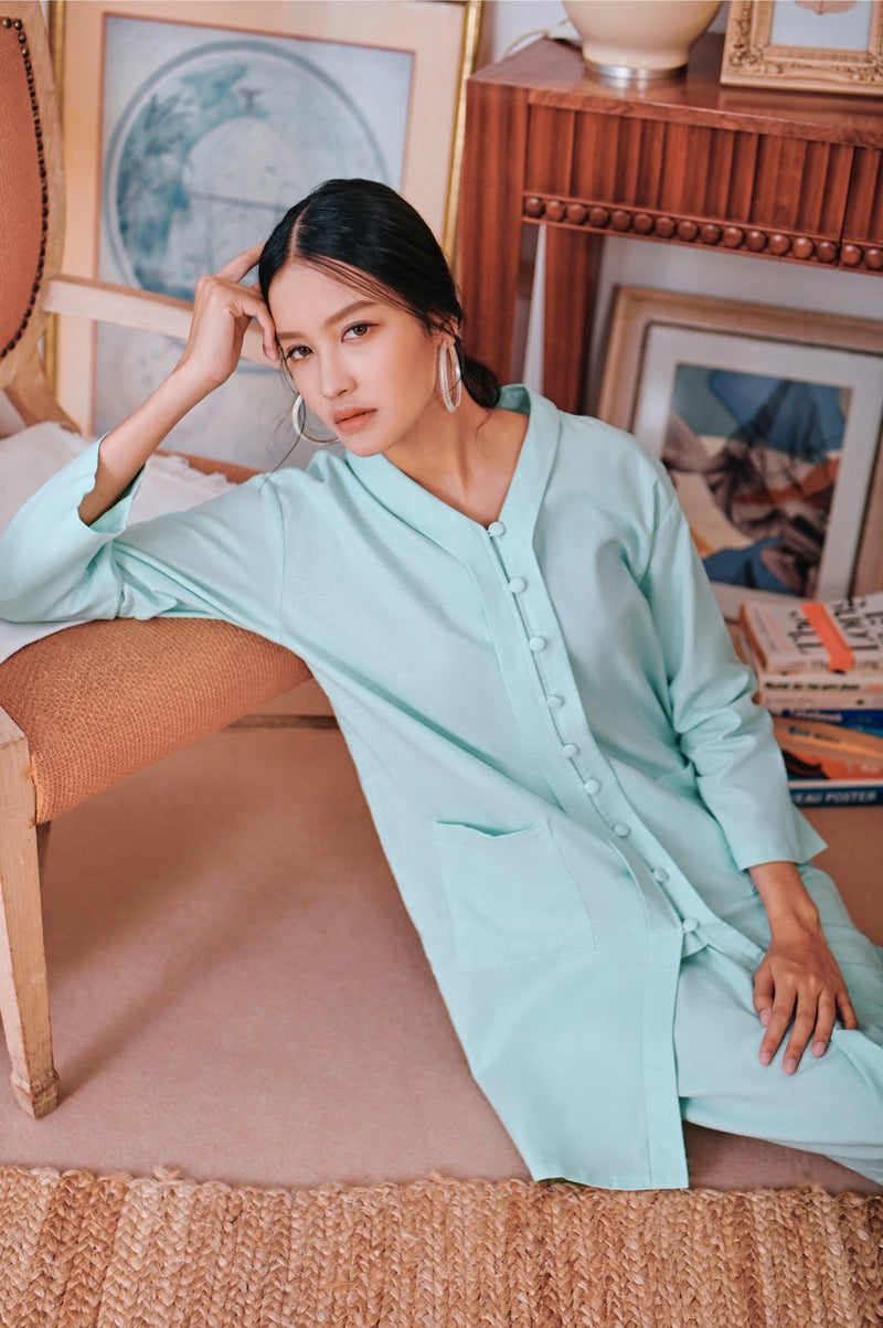 kebarung moden poket biru cair perempuan 