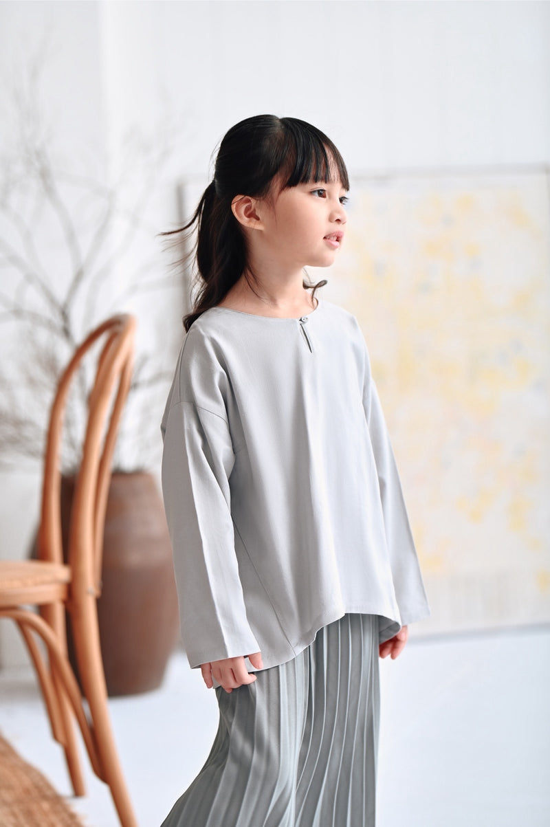 blouse selesa kelabu cerah budak 