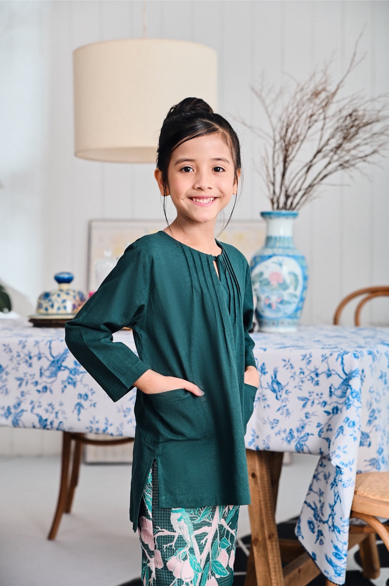 baju kurung budak hijau