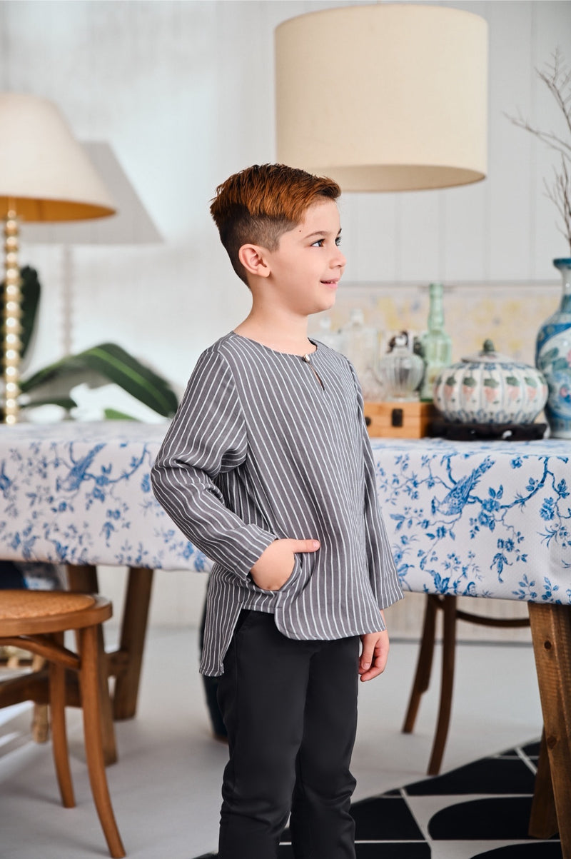 The Evergreen Pesak Kurta - Clay Stripe