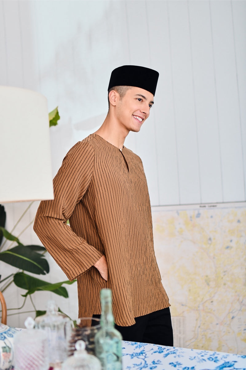 The Evergreen Men Pesak Kurta - Earth Stripe