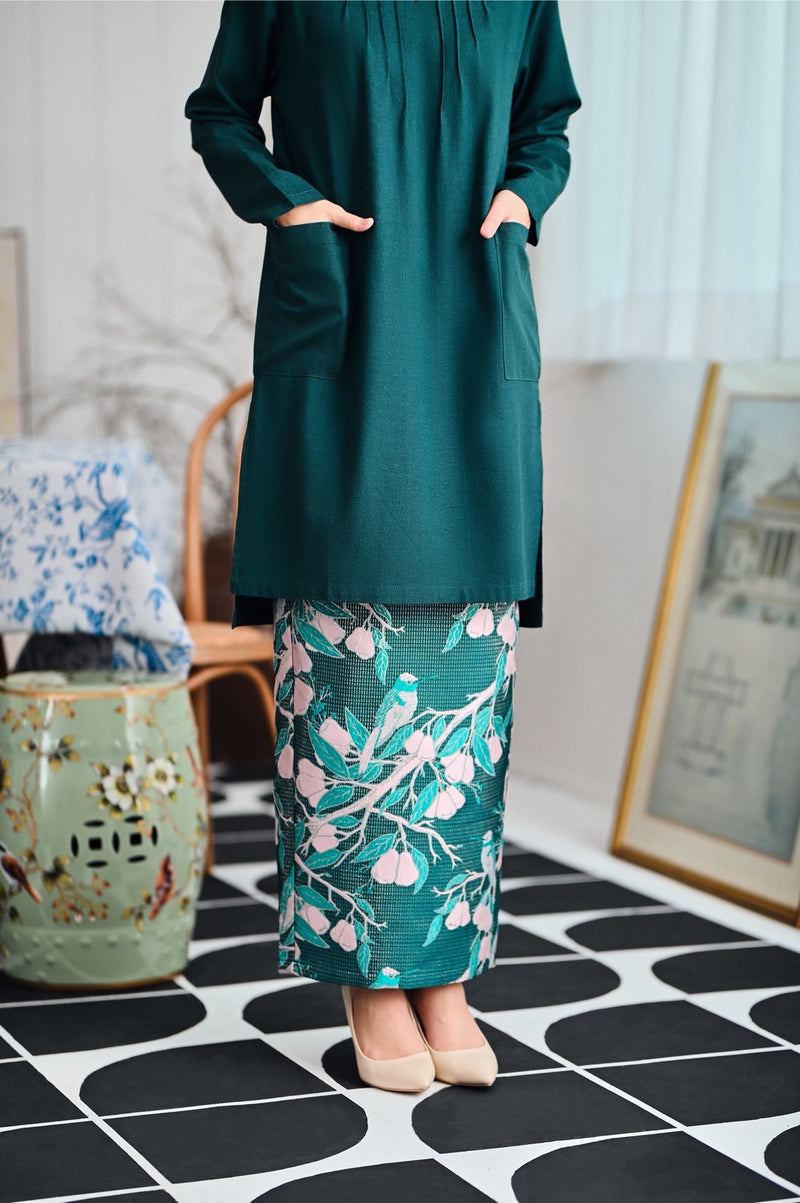 The Evergreen Women Jacquard Skirt - Emerald Summer