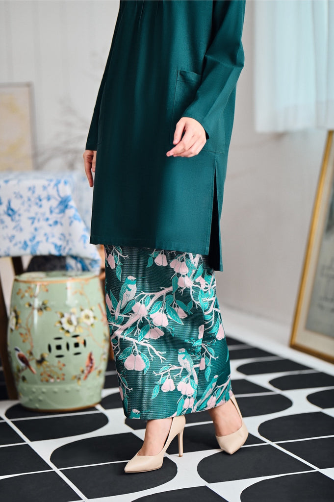 The Evergreen Women Jacquard Skirt - Emerald Summer