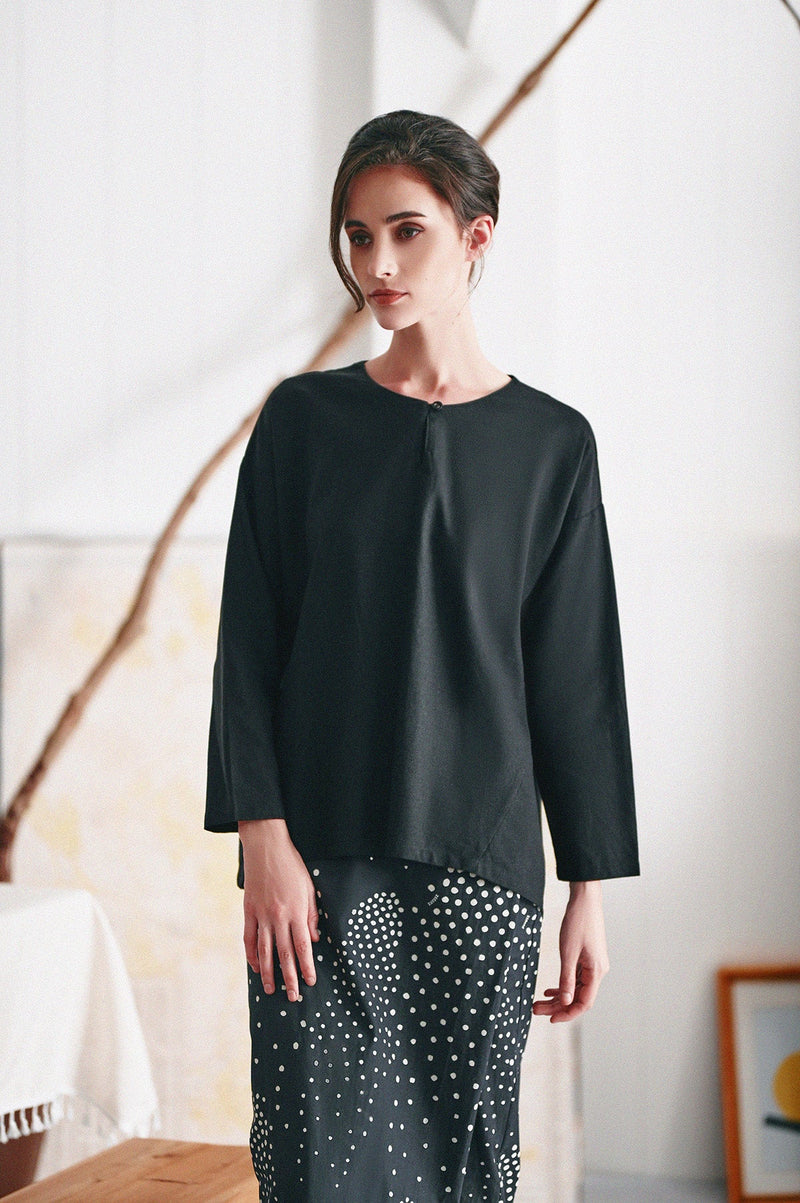 The Saat Kita Women Mulia Blouse - Black