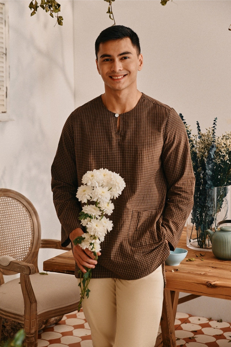 The Tanam Men Pesak Kurta - Complete Brown Checked
