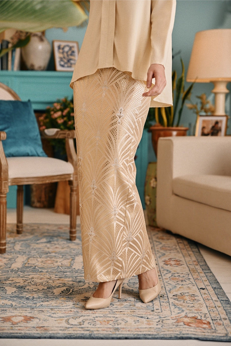 The Tanam Women Jacquard Skirt - Luxury Gold