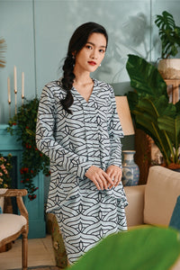 The Tanam Women Kebaya Top - Guide