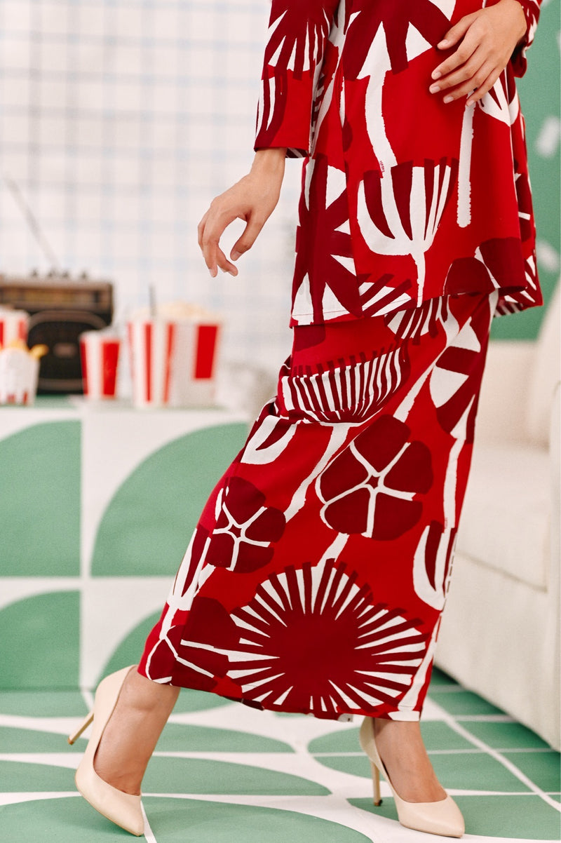 The Tabur Women Back Pleats Skirt - Saffron