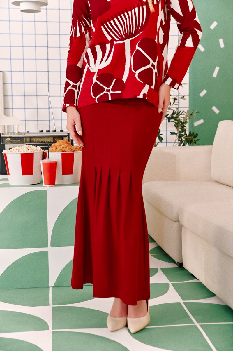 The Tabur Women Trumpet Skirt - Maroon