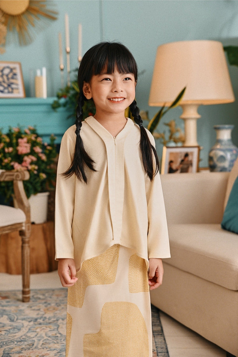 The Tanam Kebaya Top - Cream