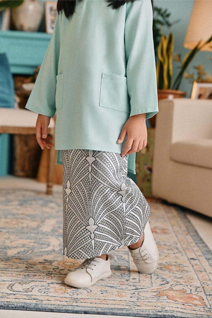 The Tanam Jacquard Skirt - Luxury Grey