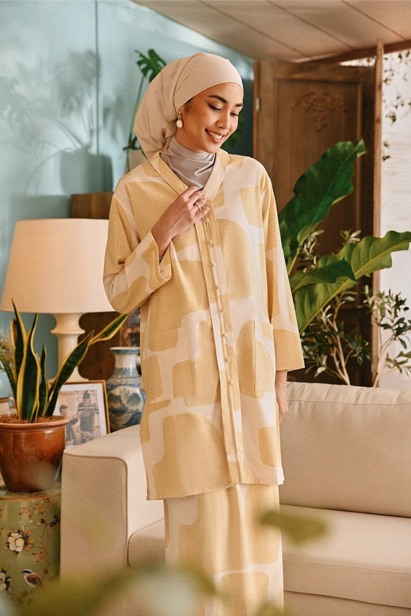 The Tanam Women Kebarung Top - Faith