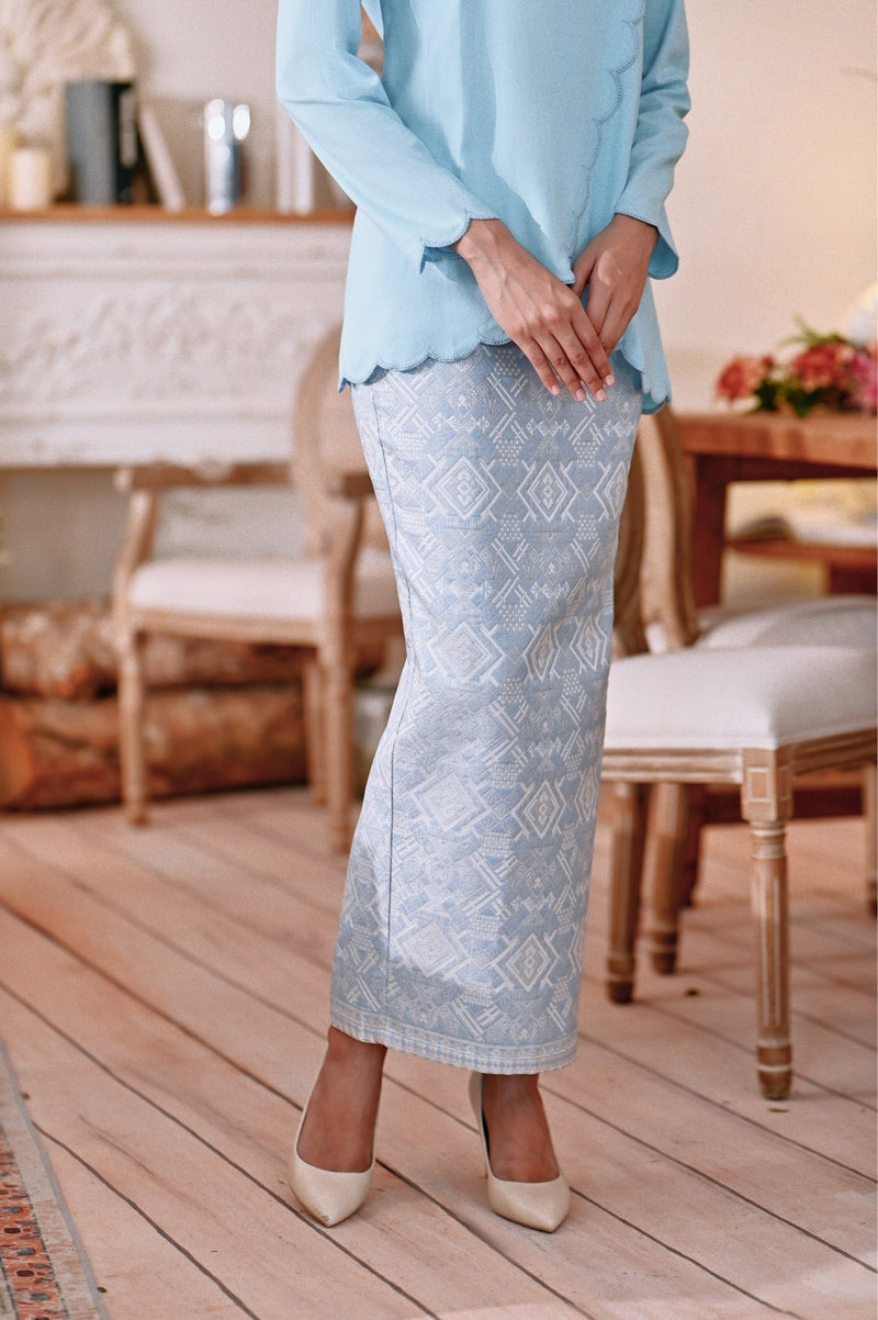 The Menuai Women Jacquard Skirt - Imperial Blue