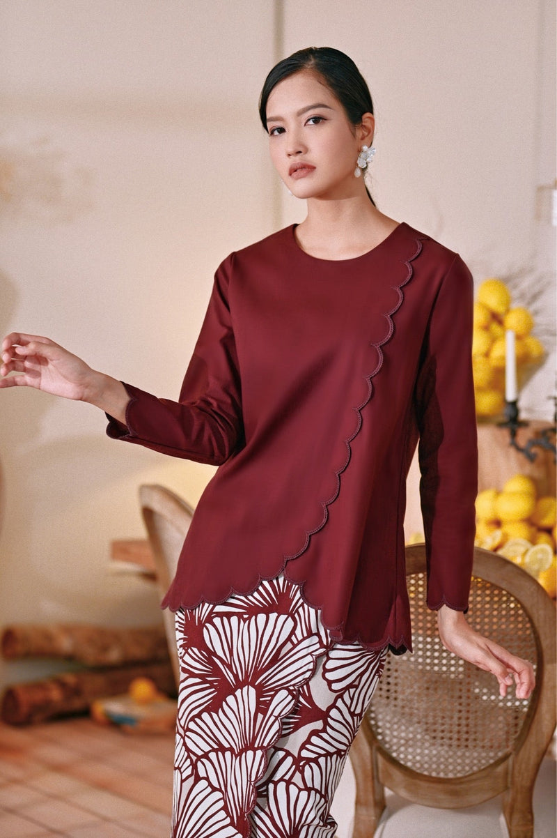 The Menuai Women Broderie Blouse - Mangosteen