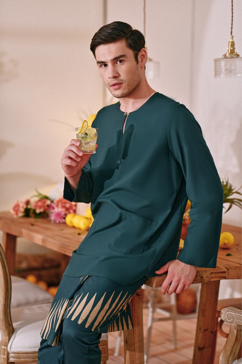 The Menuai Men Pesak Kurta - Emerald Green