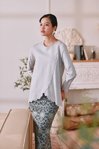 The Menuai Women Broderie Blouse - Light Grey