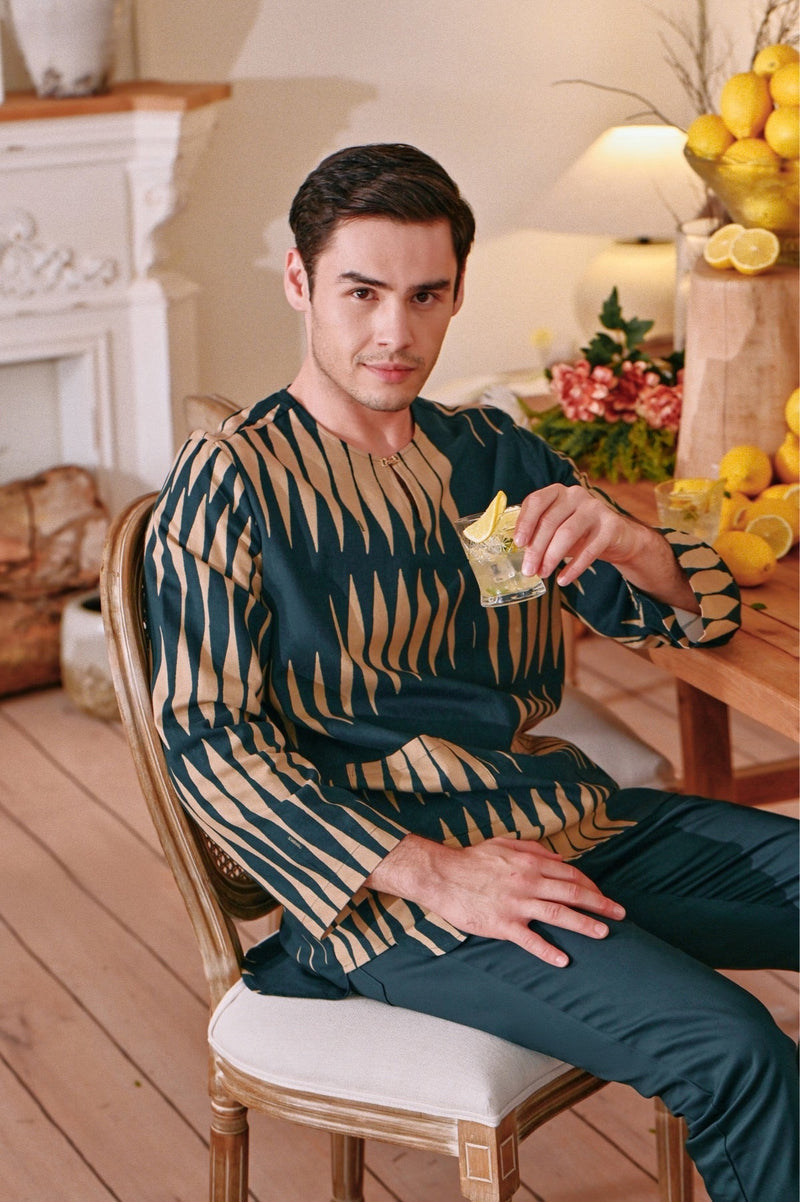 The Menuai Men Pesak Kurta - Sepals