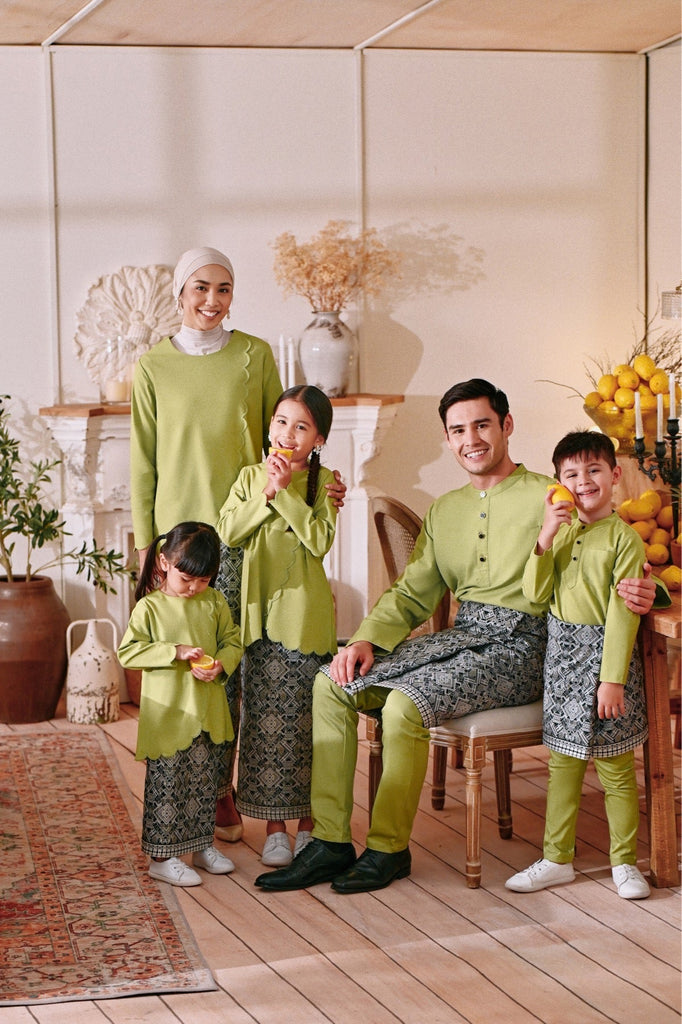 The Menuai Baju Melayu Top - Lawn Green