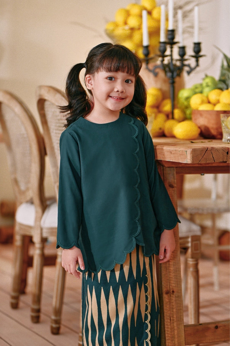 The Menuai Broderie Blouse - Emerald Green