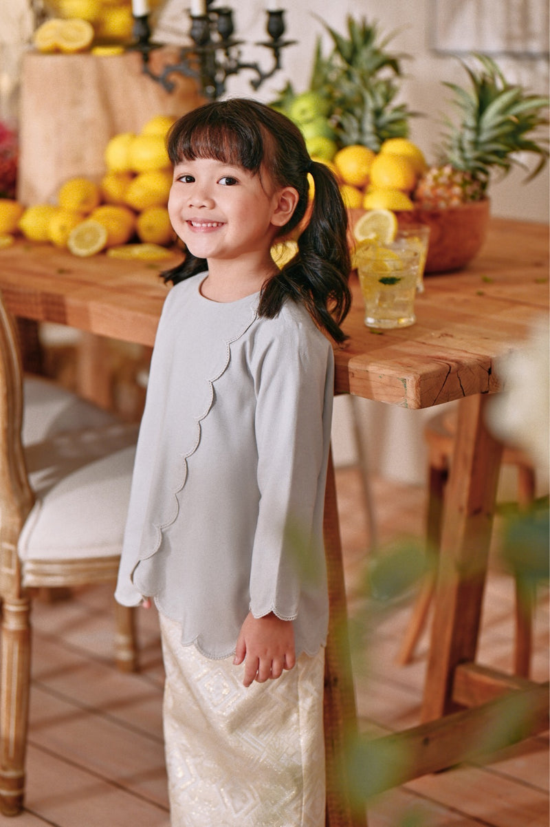 The Menuai Broderie Blouse - Light Grey