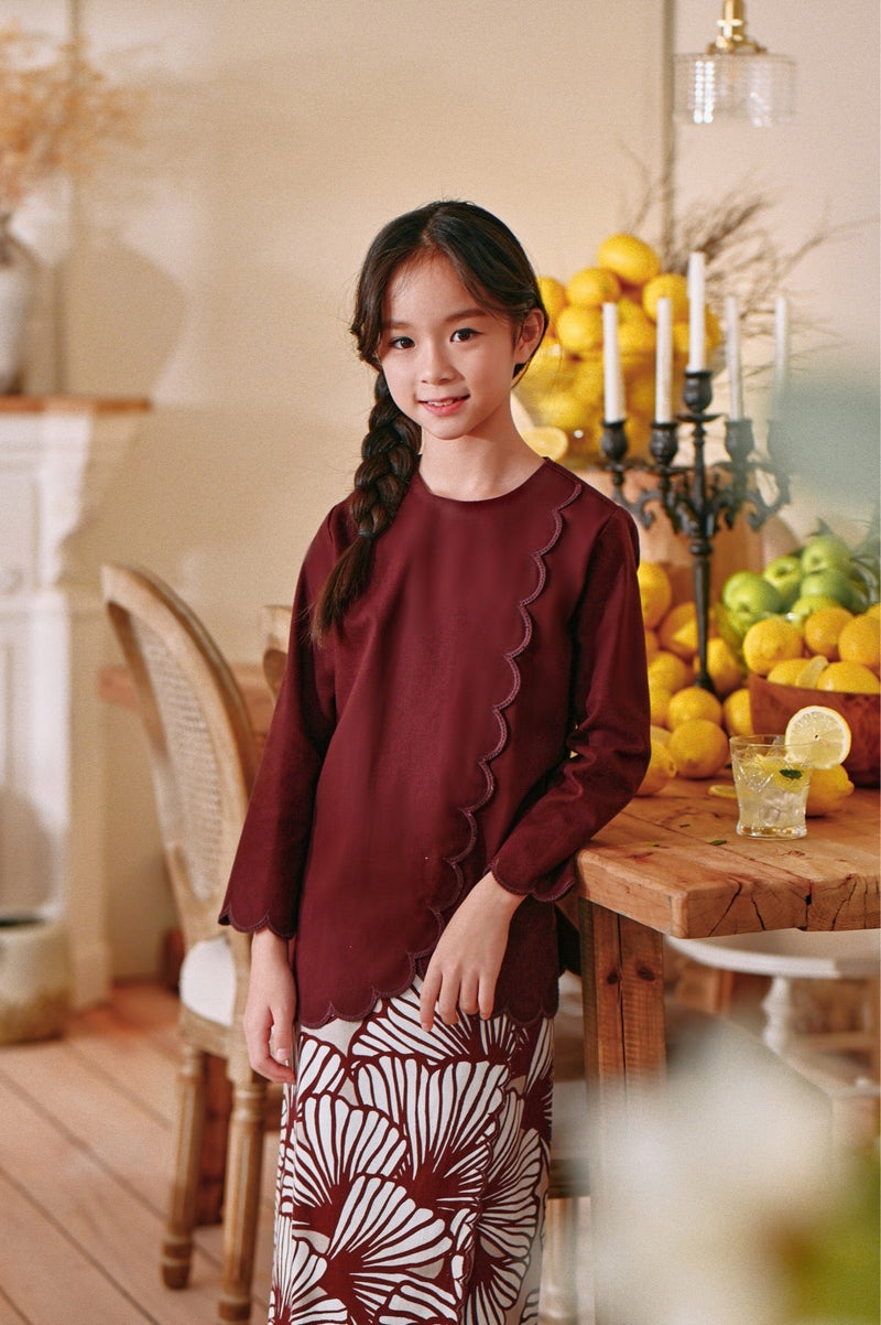 The Menuai Broderie Blouse - Mangosteen