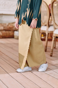 The Menuai Broderie Folded Skirt - British Khaki