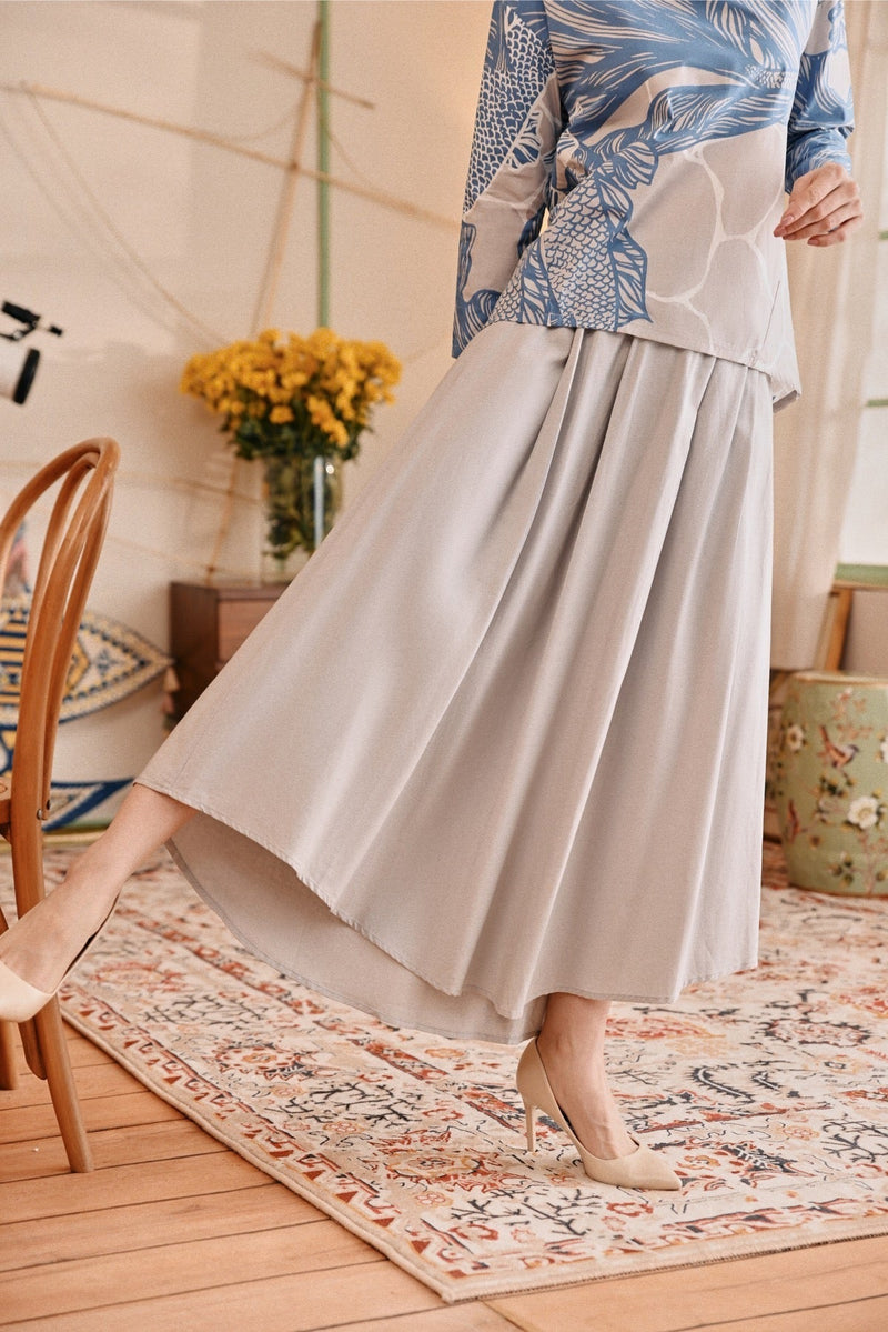 The Lembah Women Umbrella Skirt - Light Grey
