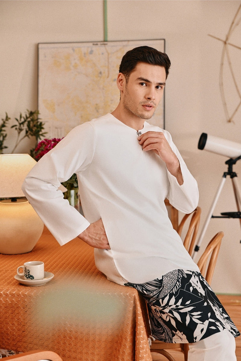 The Lembah Men Kurta - White