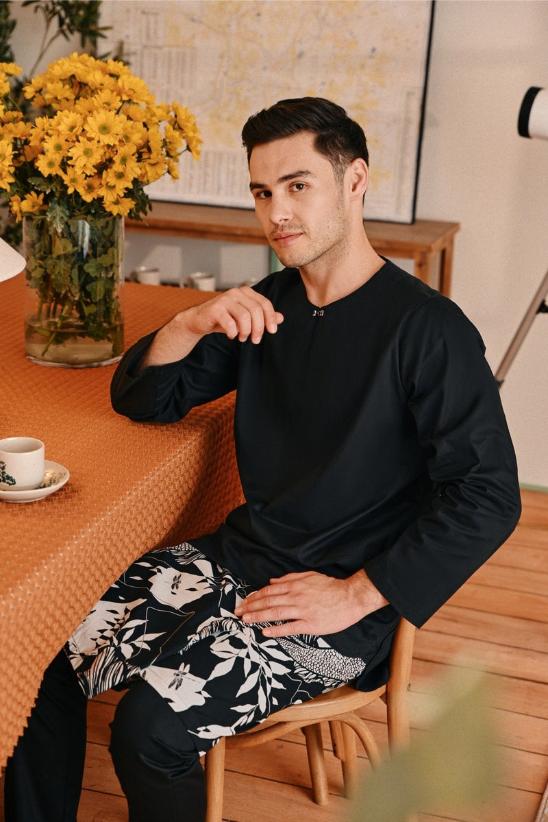 The Lembah Men Kurta - Black