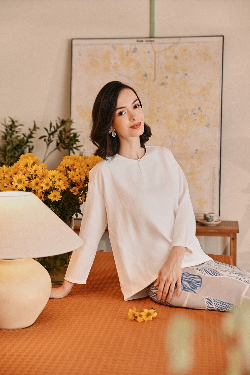 The Lembah Women Suria Blouse - White Jacquard