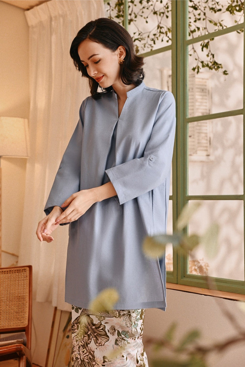 The Lembah Women Airy Kurung Top - Light Pigeon Blue