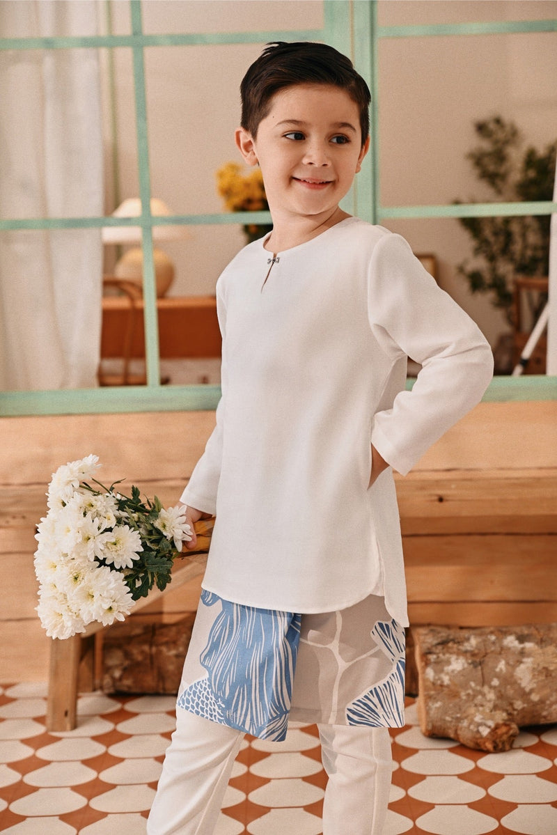 The Lembah Kurta - White