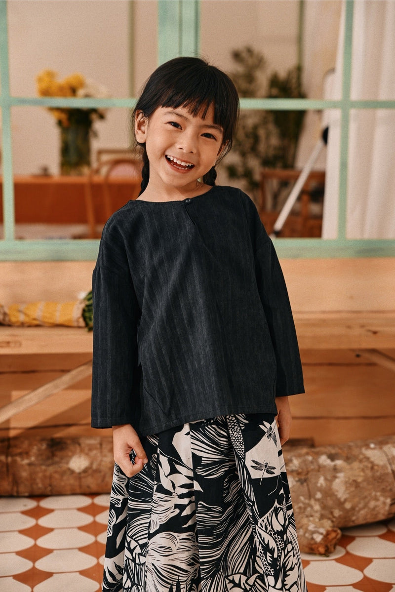 The Lembah Suria Blouse - Black Jacquard