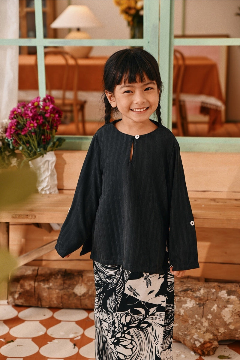 The Lembah Airy Kurung Top - Black Jacquard