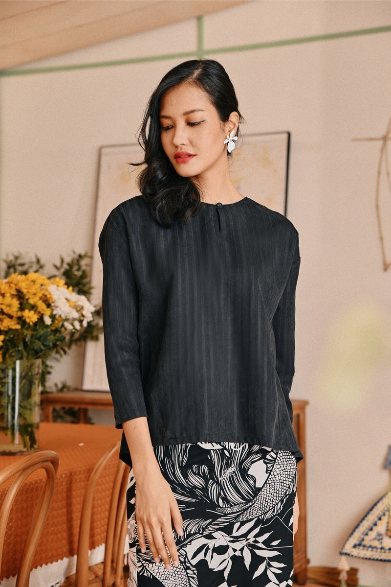 The Lembah Women Suria Blouse - Black Jacquard